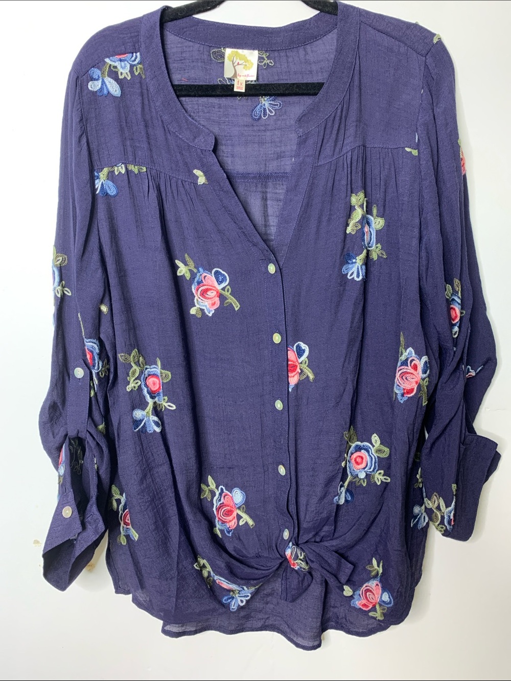 fig and flower Navy Floral Embroidered lightweight Button-Front Blouse 1X - Picture 2 of 14